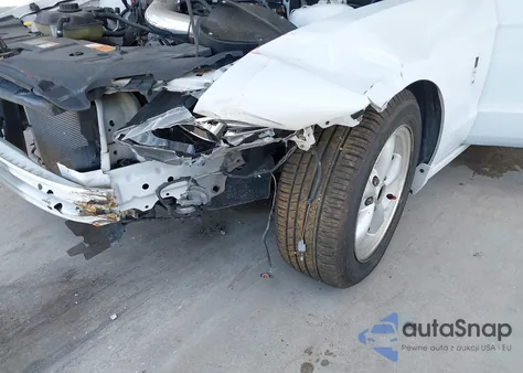 2014 Ford Mustang V6 Premium из США, поврежденный, VIN 1ZVBP8AMXE5248106